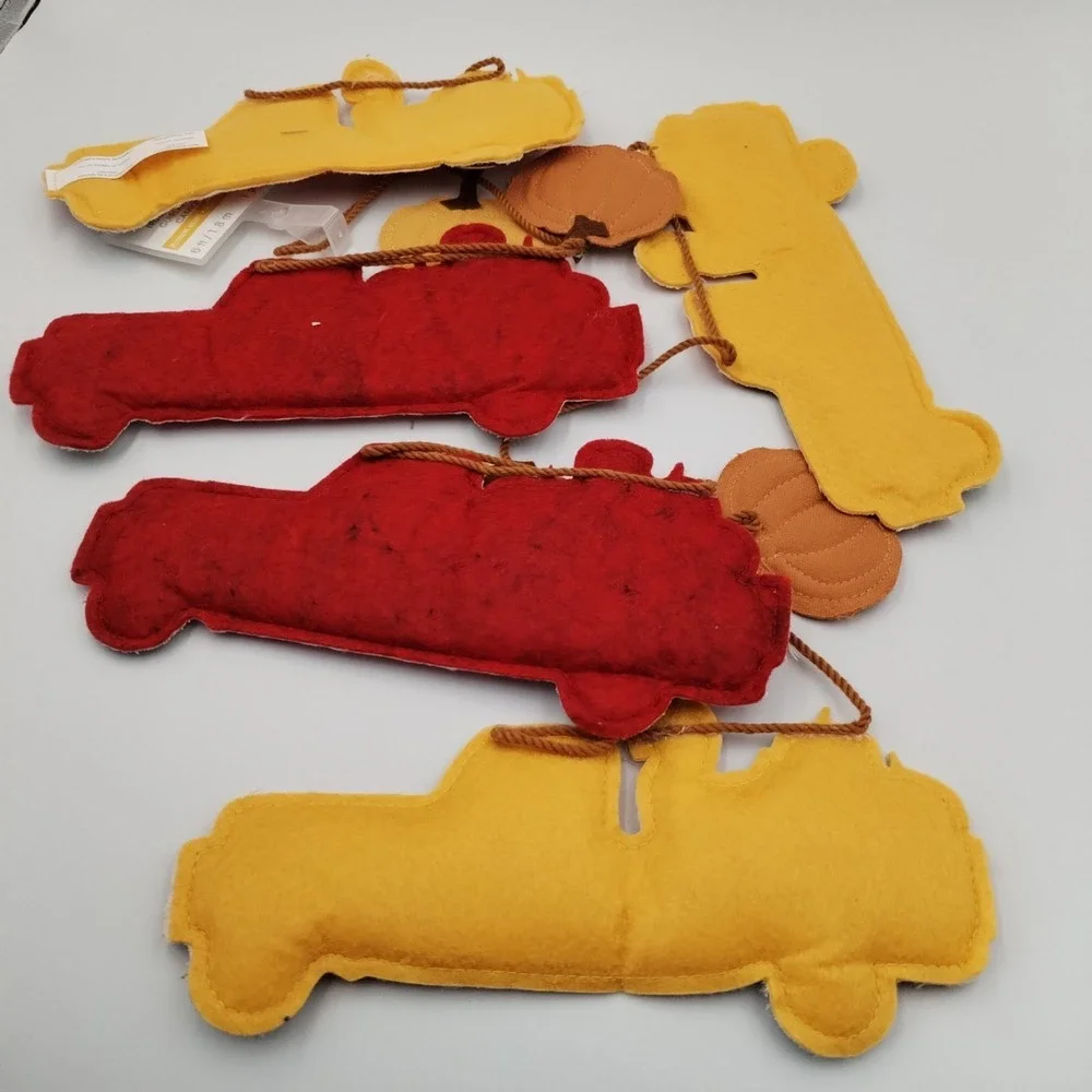 Ashland 6ft Fall Truck Garland‎ Red Plaid Pumpkin Dog Golden Retriever Farmhouse